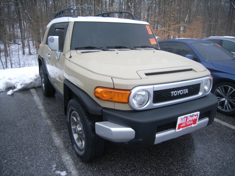 Toyota Fj cruiser w/Rear Doors, снимка 2 - Автомобили и джипове - 49240007