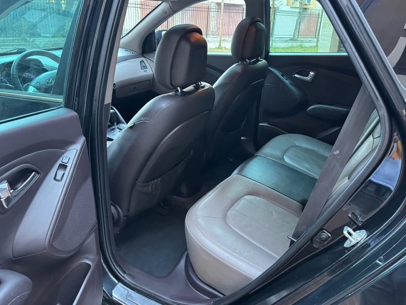 Hyundai IX35 2.0CRDI/4WD/AVTOMATIK/PANORAMA!, снимка 9 - Автомобили и джипове - 52739136