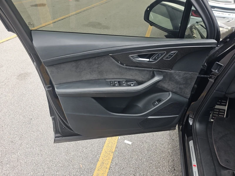 Audi SQ7 * CARFAX * БЕЗ ПЪРВОНАЧАЛНА ВНОСКА, снимка 9 - Автомобили и джипове - 52814925