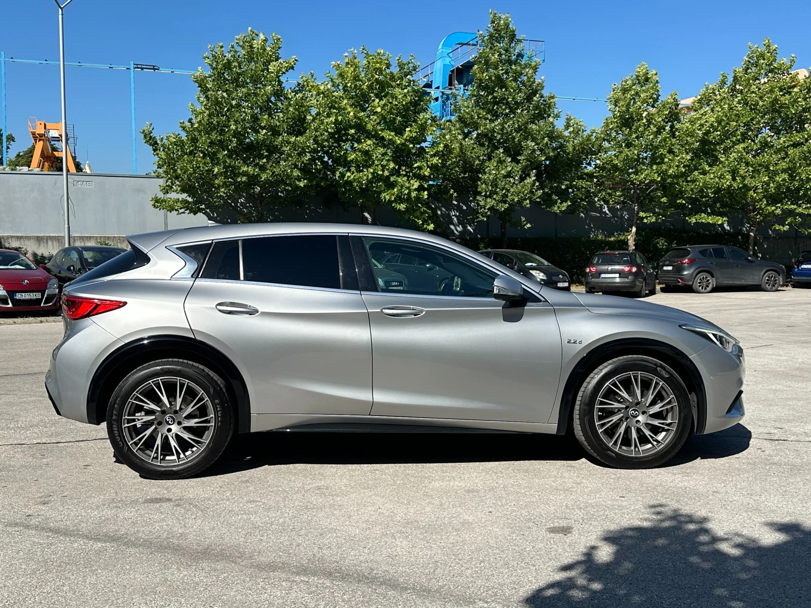 Infiniti Q30 2.1D 170кс Автомат - изображение 5