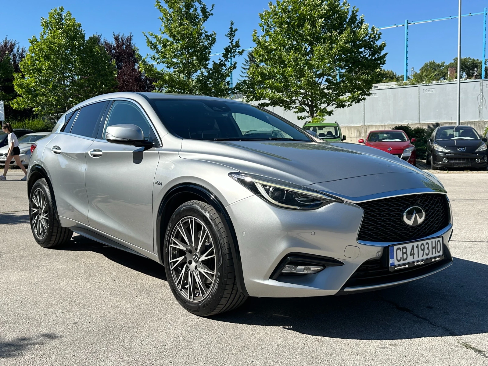 Infiniti Q30 2.1D 170кс Автомат - изображение 6