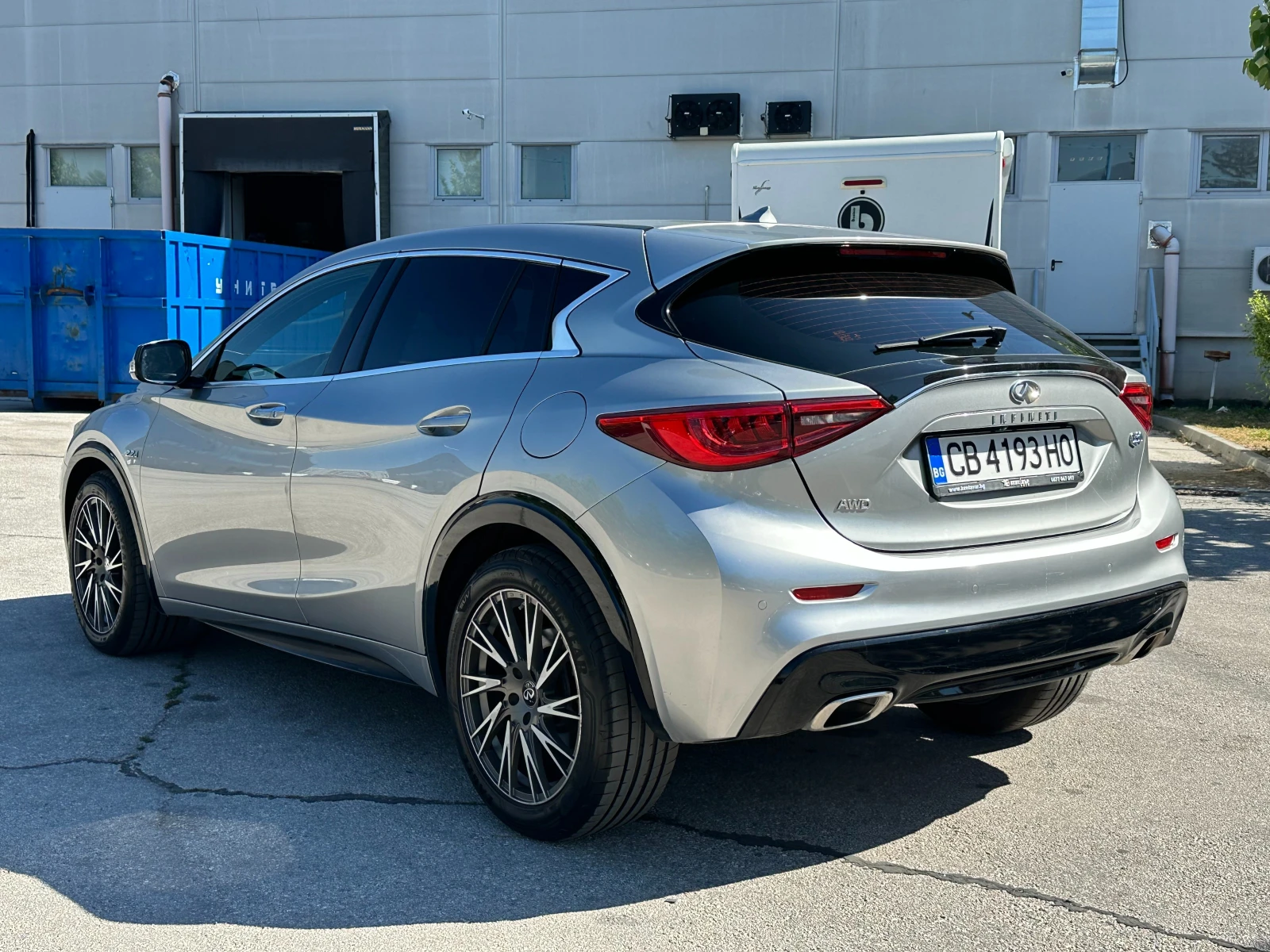 Infiniti Q30 2.1D 170кс Автомат - изображение 3