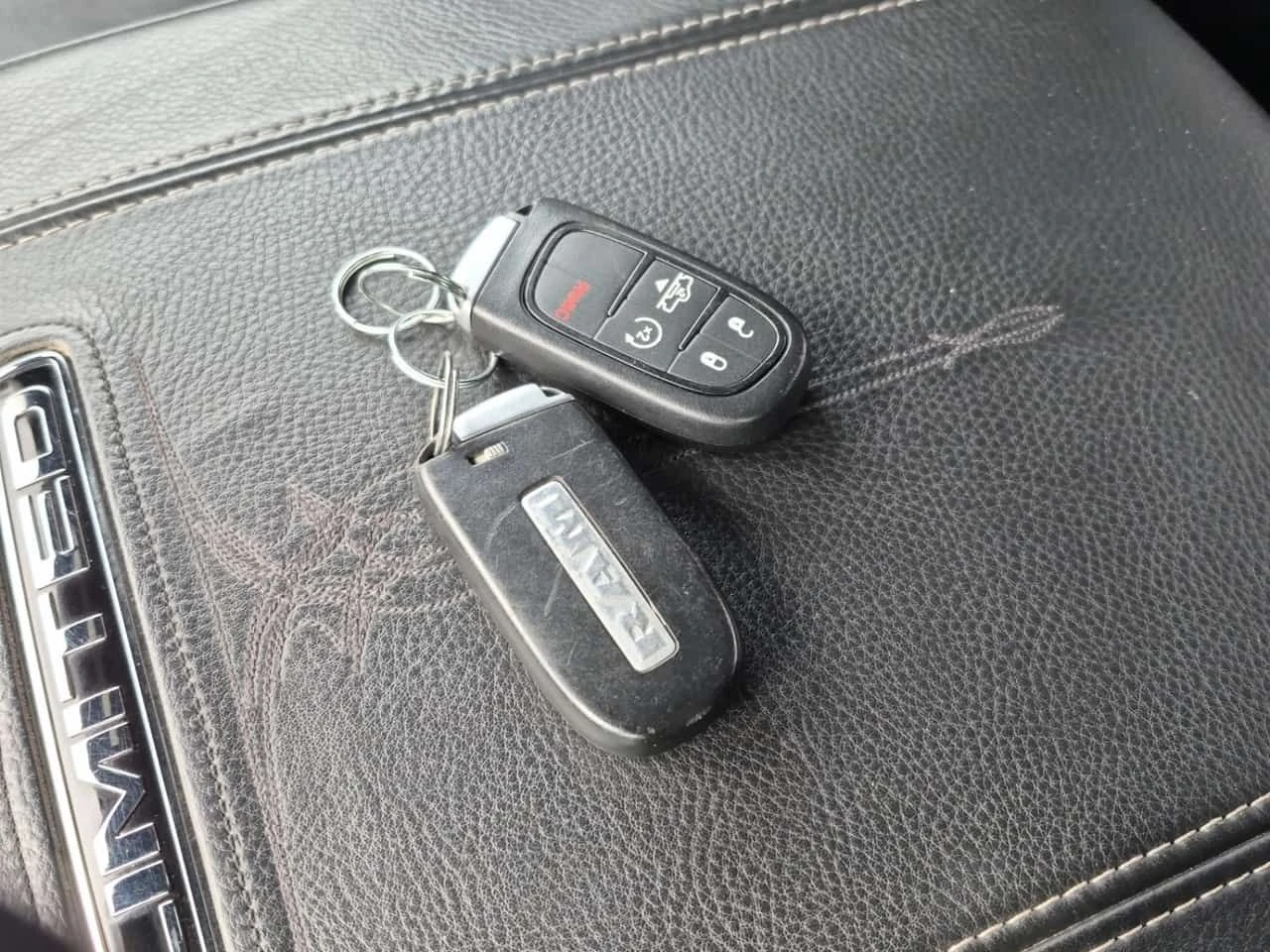 Dodge RAM 1500 LIMITED | HEMI V8 | 4x4 | ПОДГРЕВИ , снимка 8 - Автомобили и джипове - 53940461