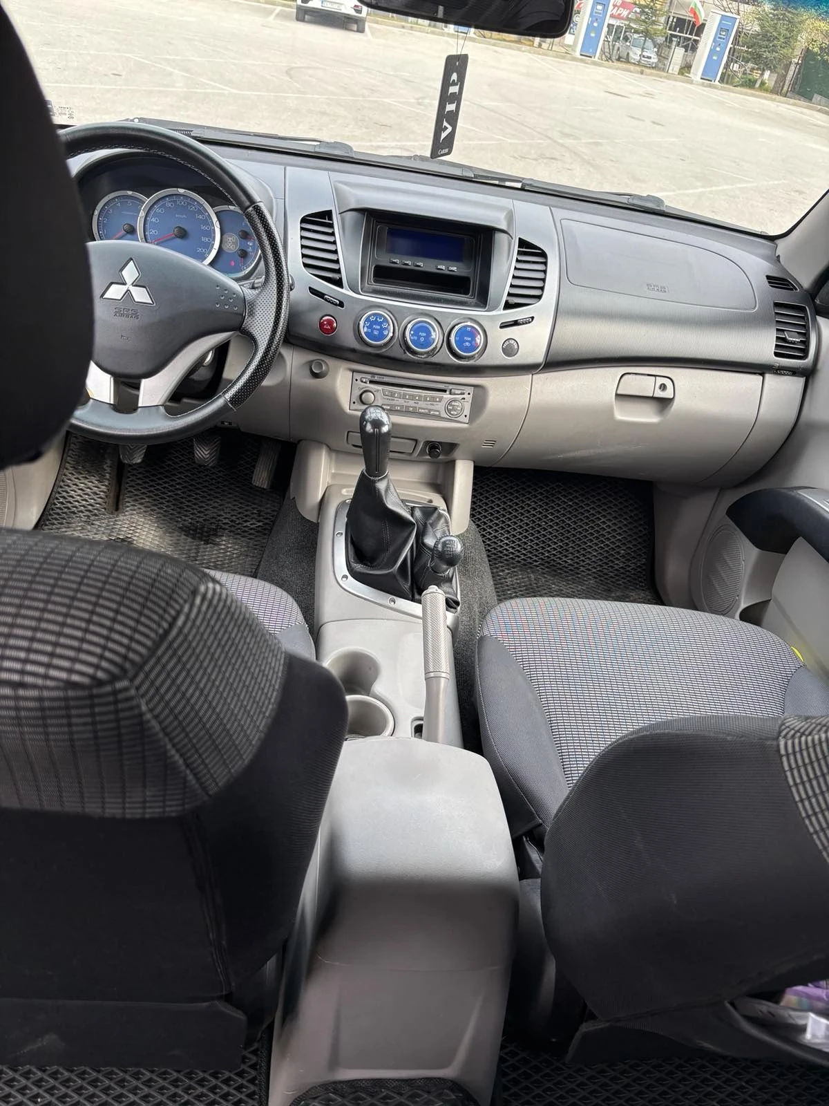 Mitsubishi L200, снимка 6 - Автомобили и джипове - 54169028