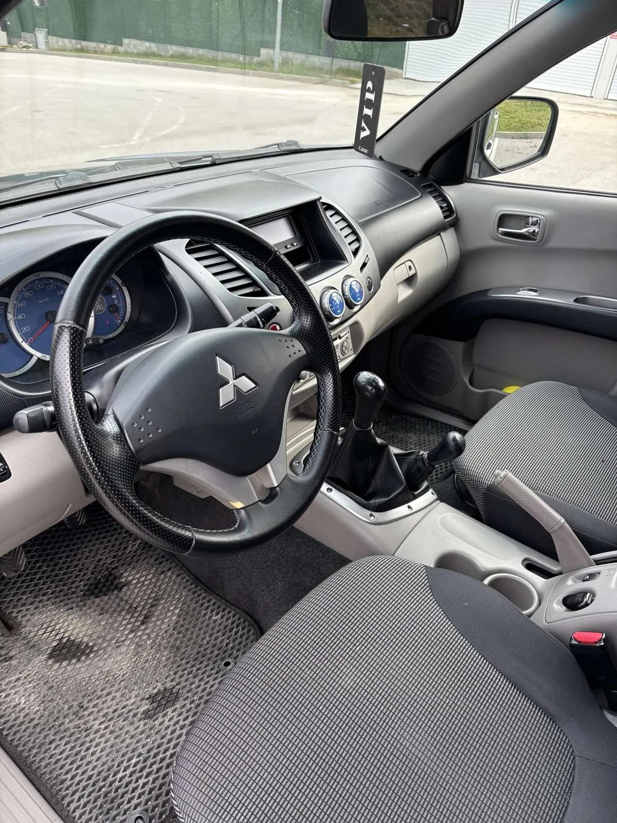 Mitsubishi L200, снимка 8 - Автомобили и джипове - 54169028