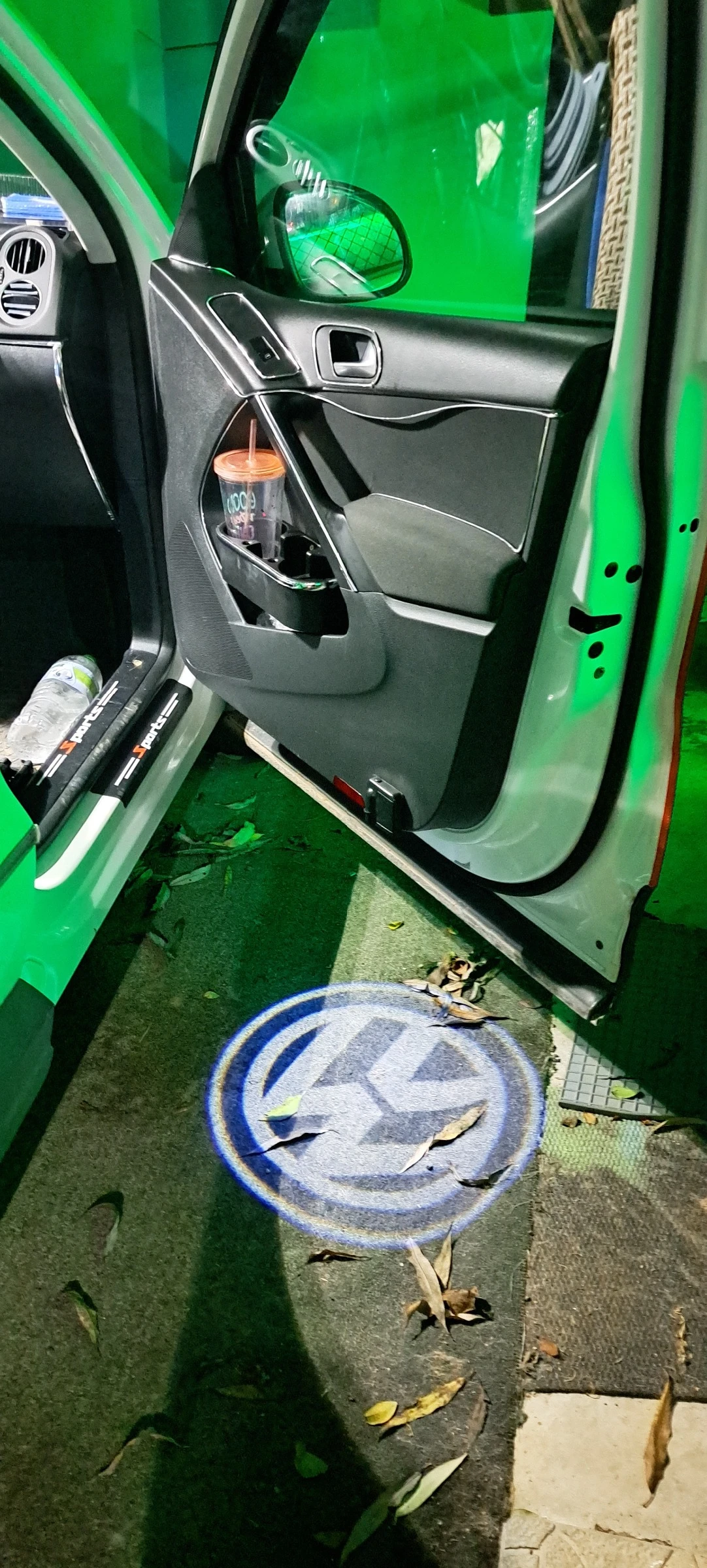 VW Tiguan, снимка 4 - Автомобили и джипове - 54209407