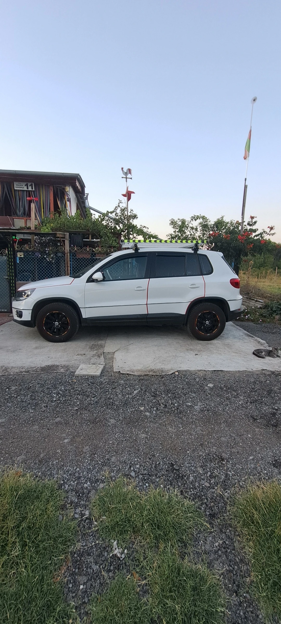 VW Tiguan, снимка 12 - Автомобили и джипове - 54209407