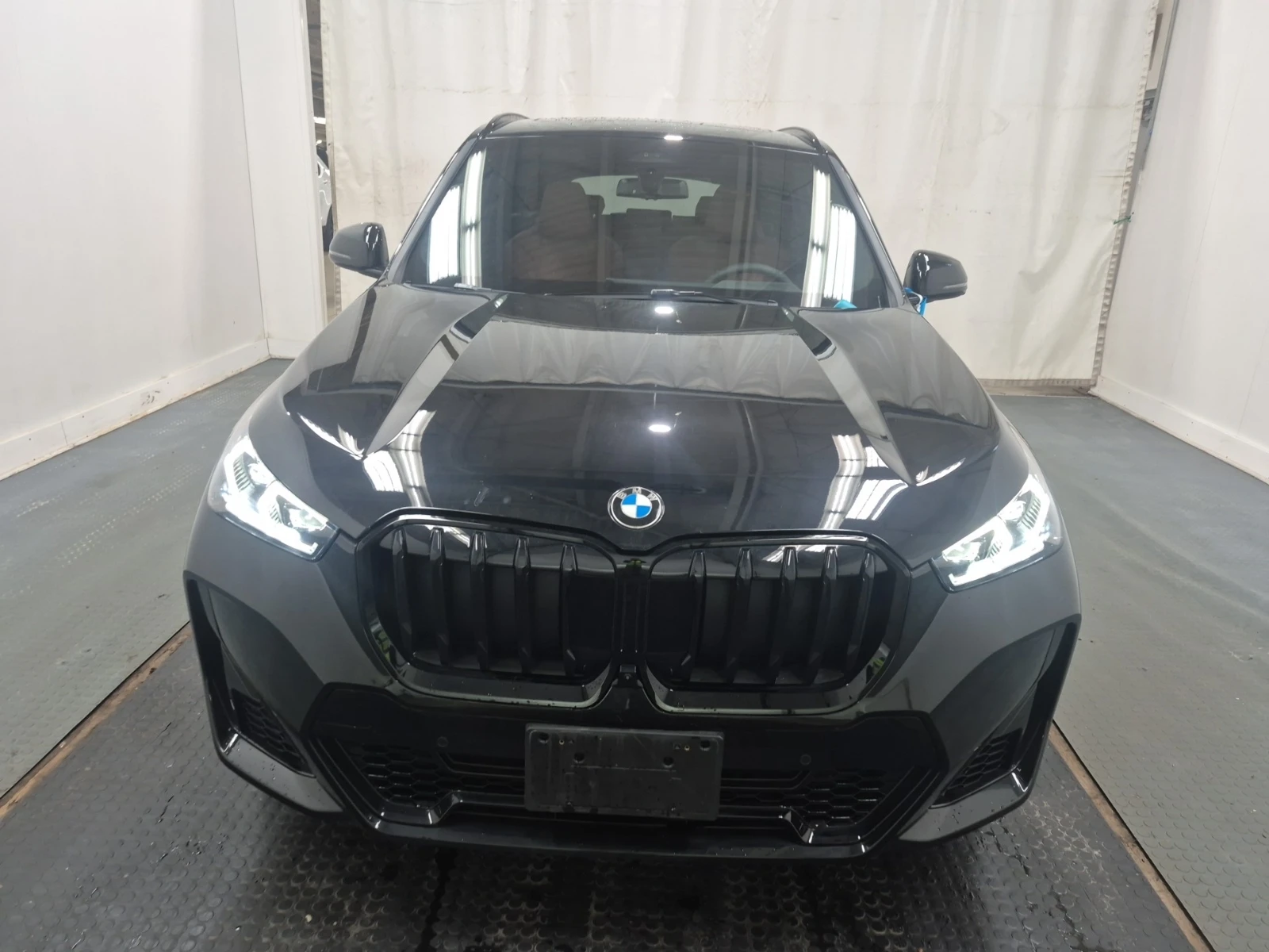 BMW X1 M-PACK* HEAD-UP* ПОДГРЕВ* HARMAN* PANORAMA, снимка 2 - Автомобили и джипове - 54526321