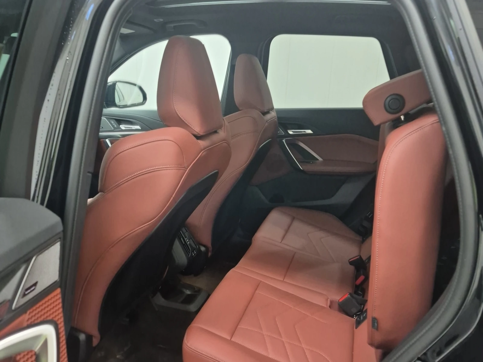 BMW X1 M-PACK* HEAD-UP* ПОДГРЕВ* HARMAN* PANORAMA, снимка 12 - Автомобили и джипове - 54526321
