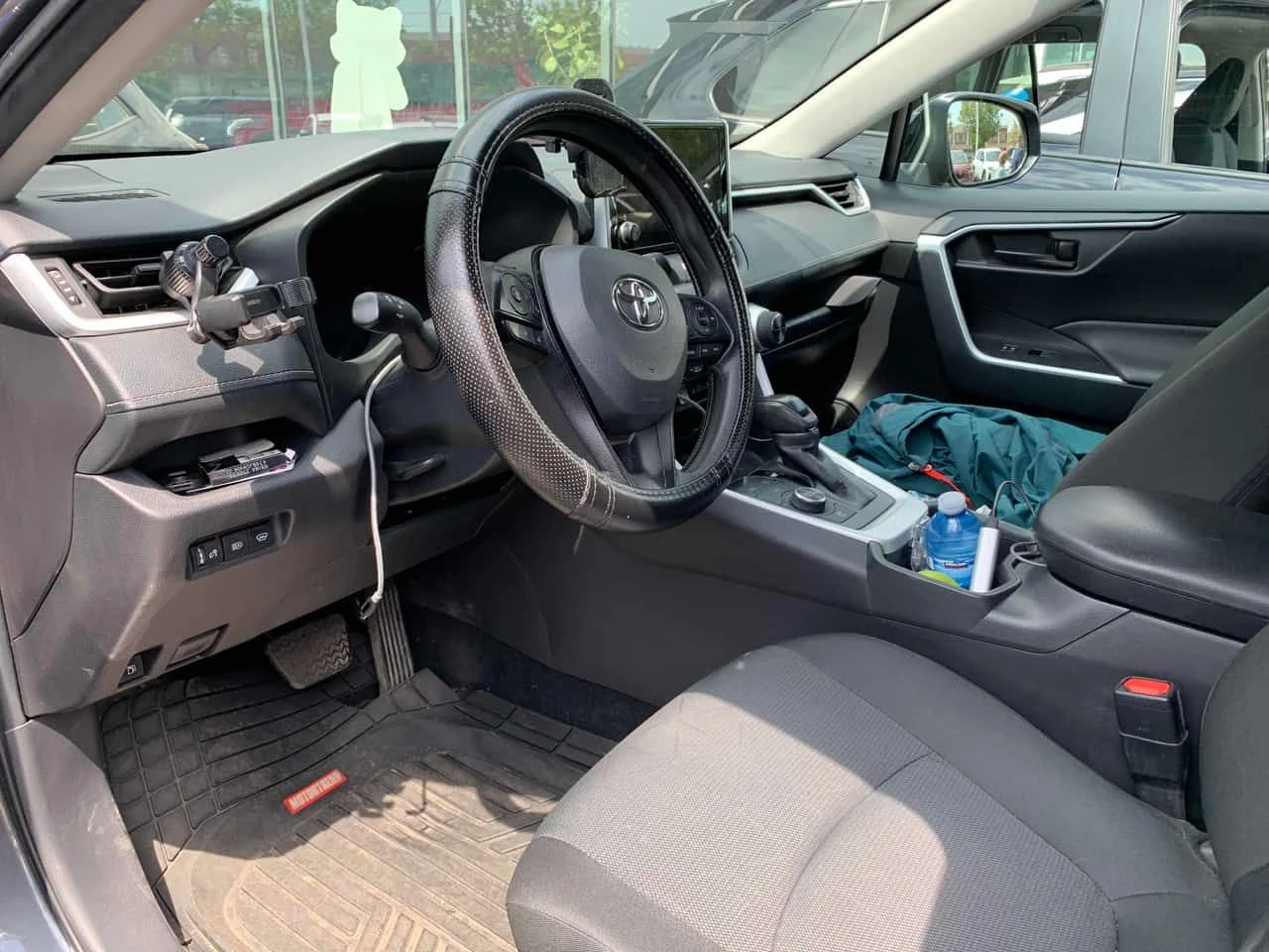 Toyota Rav4 Hybrid LE| ОТ ГЛАВНО ПРЕДСТАВИТЕЛСТВО| CARFAX, снимка 9 - Автомобили и джипове - 54793754