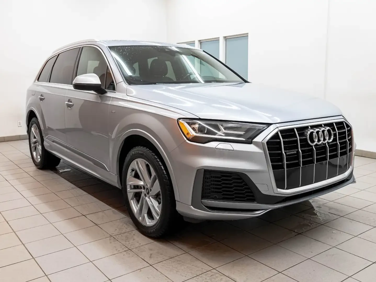 Audi Q7 55TFSI* MATRIX* S* LINE* 360КАМЕРА* ПАНОРАМА* LANE, снимка 3 - Автомобили и джипове - 55618980