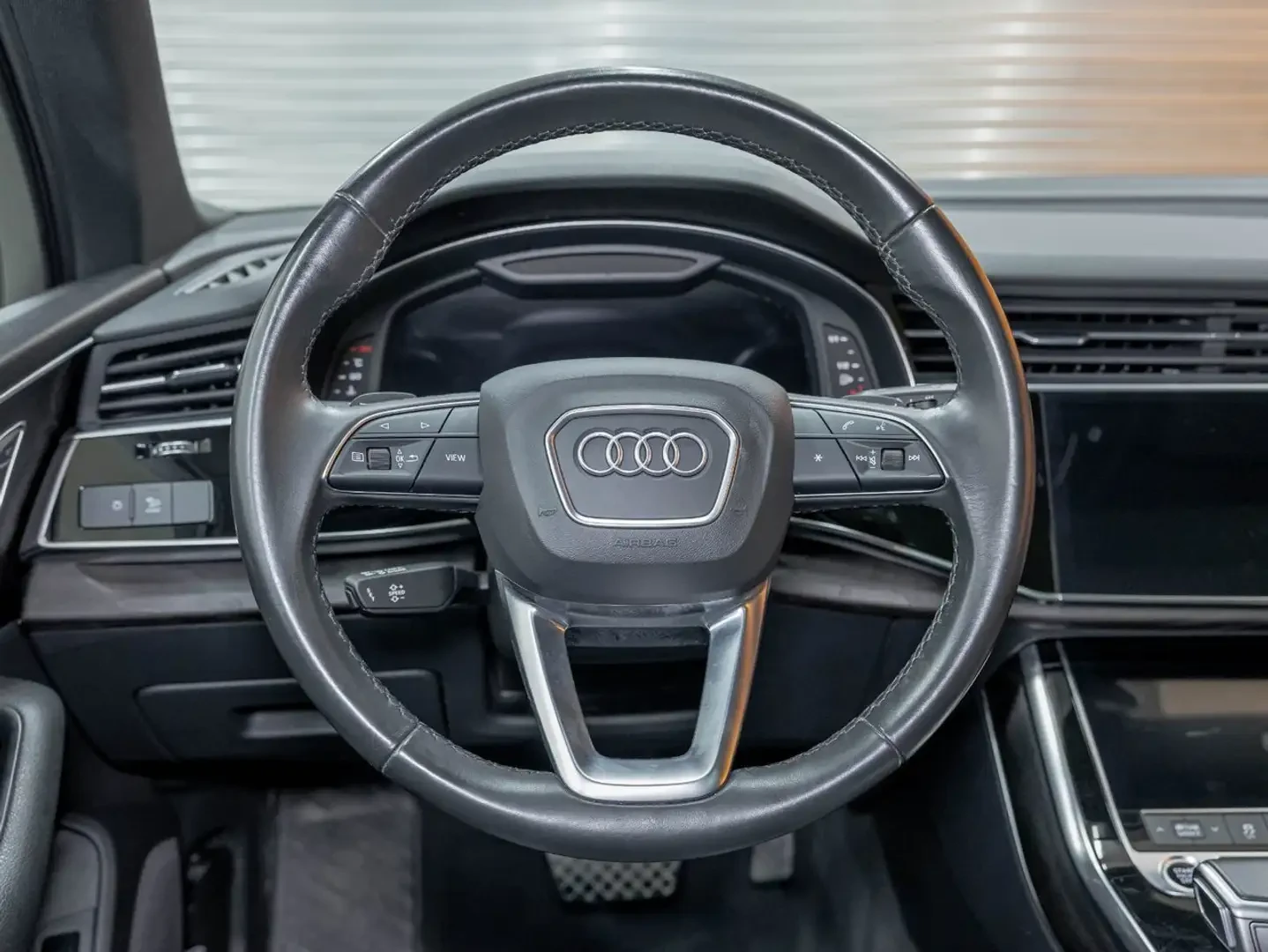 Audi Q7 55TFSI* MATRIX* S* LINE* 360КАМЕРА* ПАНОРАМА* LANE, снимка 9 - Автомобили и джипове - 55618980
