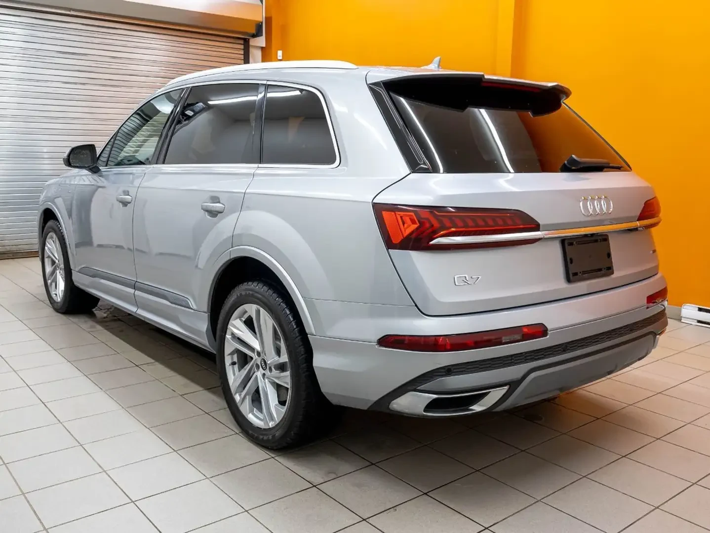 Audi Q7 55TFSI* MATRIX* S* LINE* 360КАМЕРА* ПАНОРАМА* LANE, снимка 4 - Автомобили и джипове - 55618980