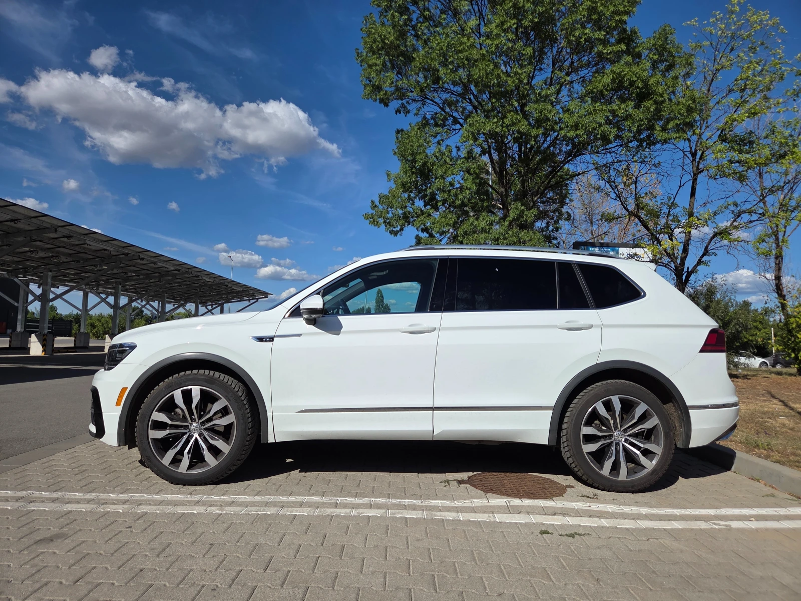 VW Tiguan AllSpace R-Line, снимка 2 - Автомобили и джипове - 55971209