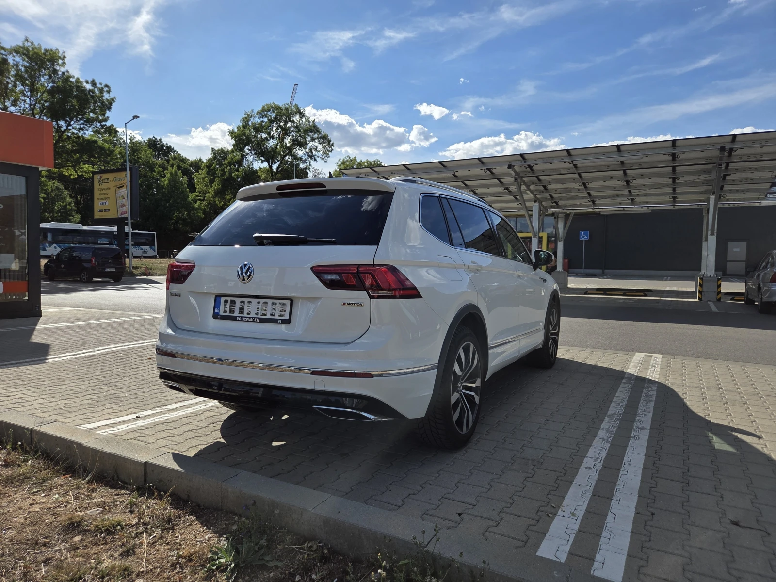 VW Tiguan AllSpace R-Line, снимка 5 - Автомобили и джипове - 55971209