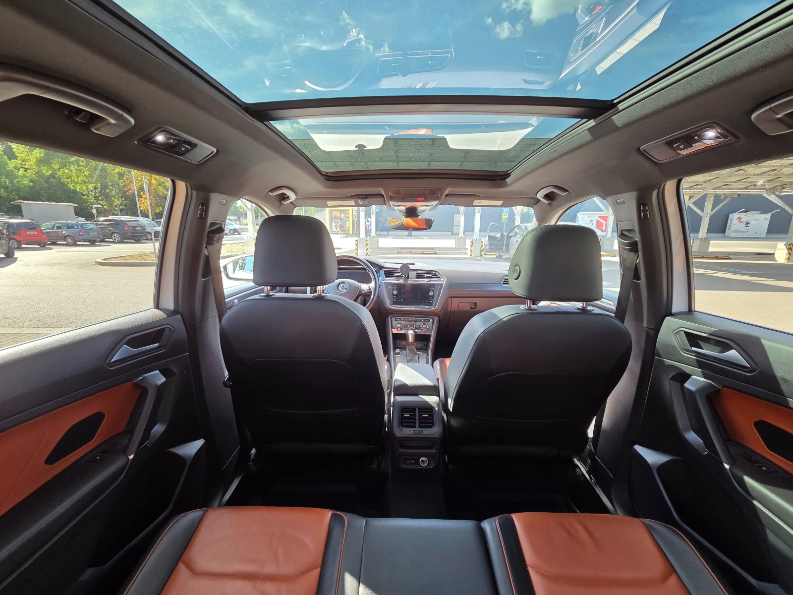 VW Tiguan AllSpace R-Line, снимка 11 - Автомобили и джипове - 55971209