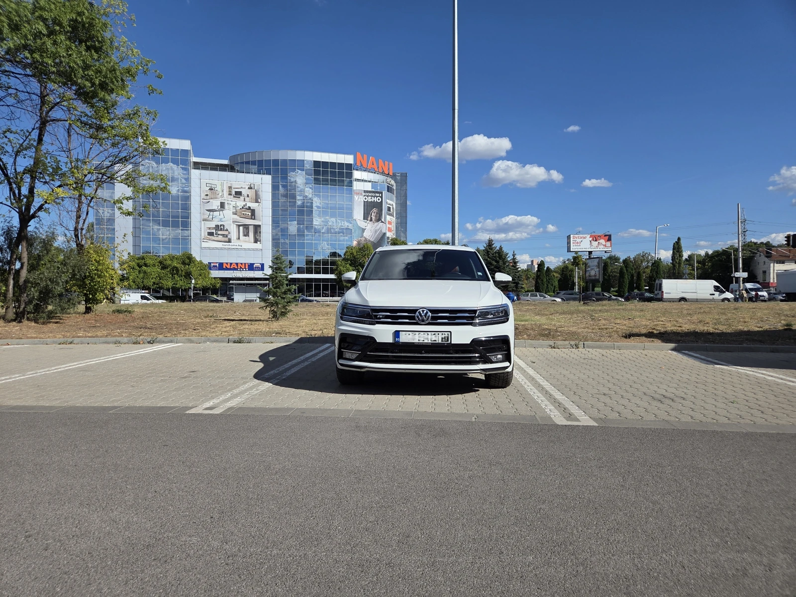 VW Tiguan AllSpace R-Line, снимка 8 - Автомобили и джипове - 55971209