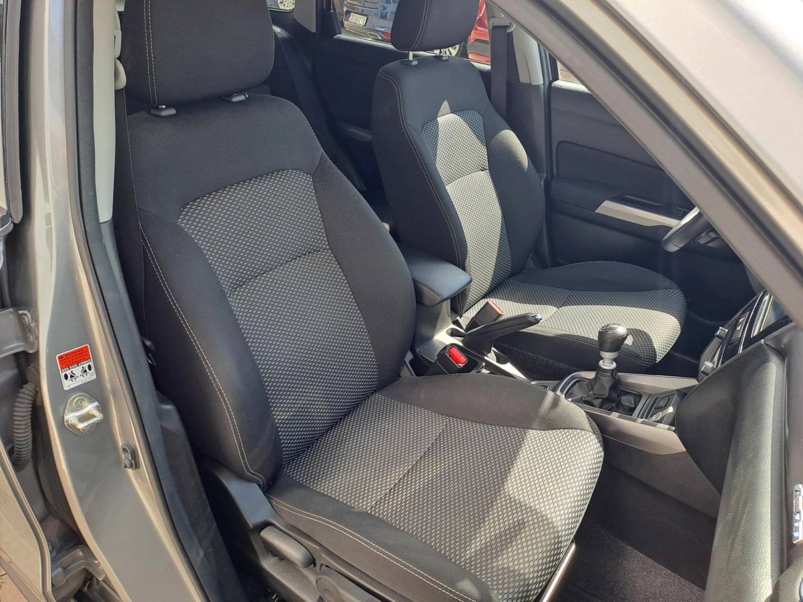 Suzuki Vitara 1.4 GL+ Booster jet Mild Hybrid 4X4, снимка 15 - Автомобили и джипове - 55985242