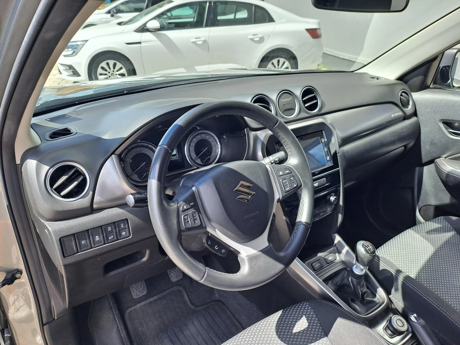 Suzuki Vitara 1.4 GL+ Booster jet Mild Hybrid 4X4, снимка 10 - Автомобили и джипове - 55985242