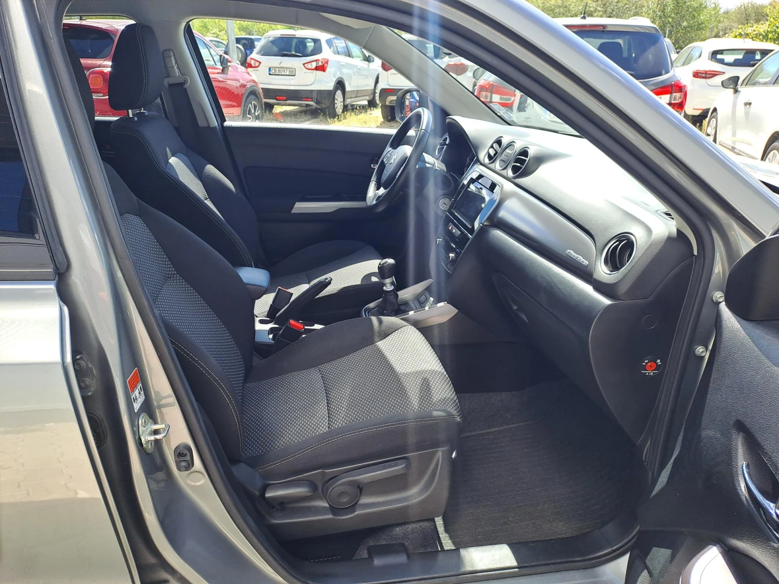 Suzuki Vitara 1.4 GL+ Booster jet Mild Hybrid 4X4, снимка 13 - Автомобили и джипове - 55985242