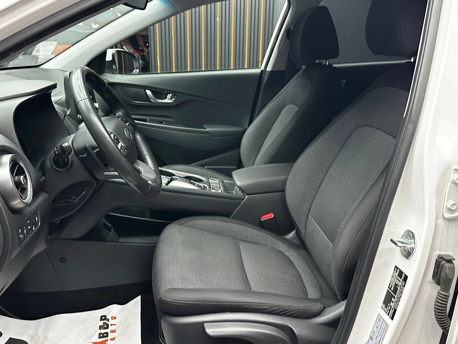 Hyundai Kona Facelift/64kw/48800km/Exclusive 2WD, снимка 6 - Автомобили и джипове - 56070281