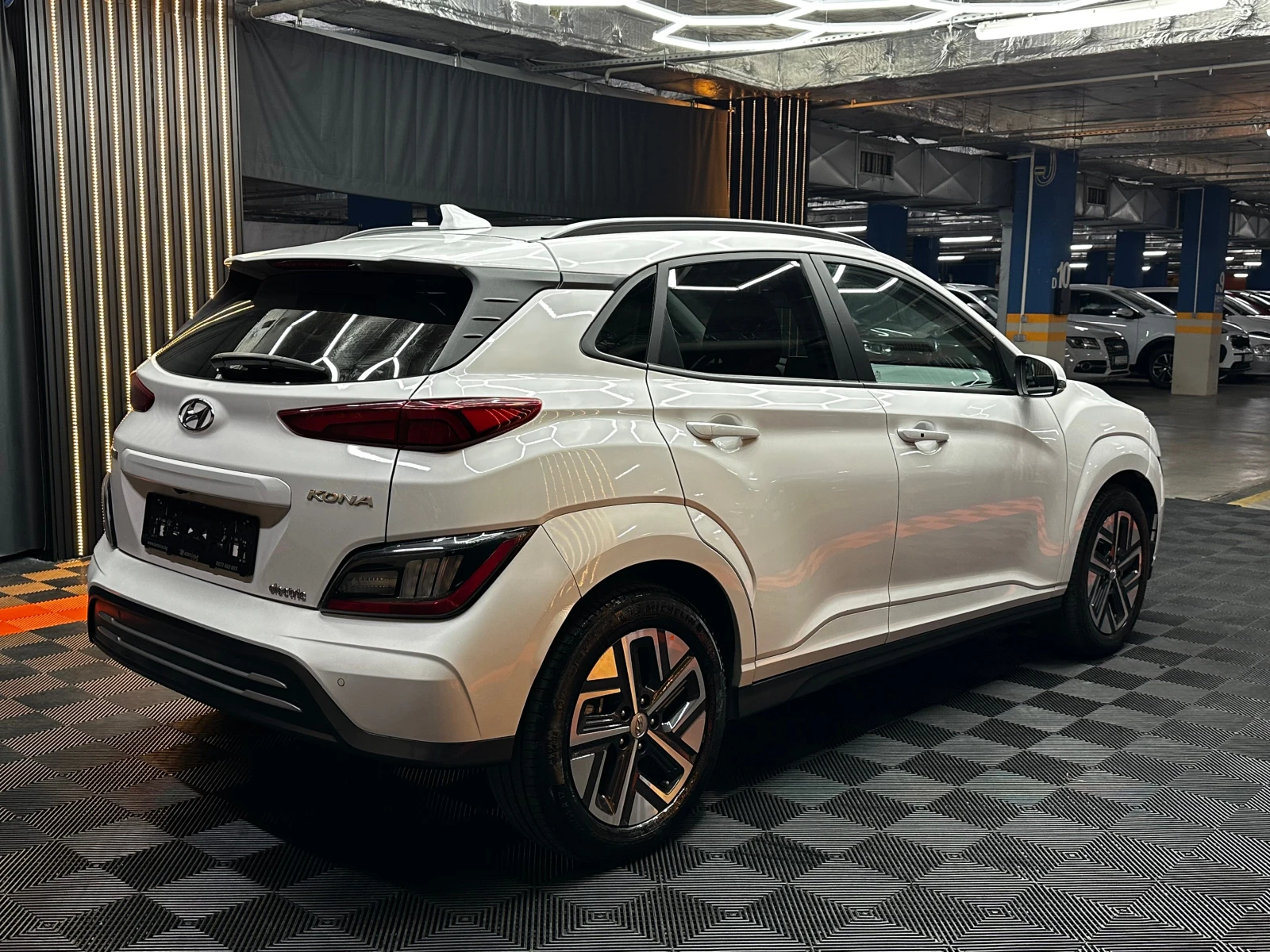 Hyundai Kona Facelift/64kw/48800km/Exclusive 2WD, снимка 4 - Автомобили и джипове - 56070281