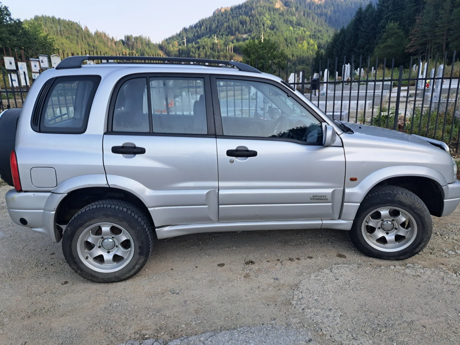Suzuki Grand vitara 2.0, снимка 4 - Автомобили и джипове - 56078952