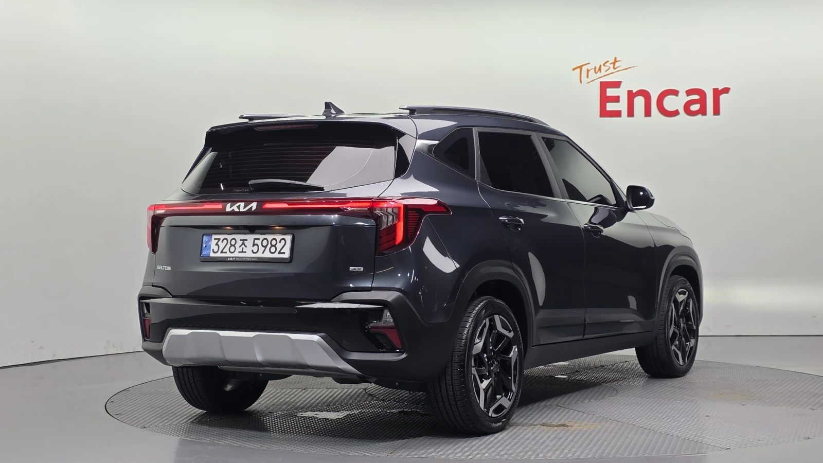 Kia Seltos Gasoline 1.6 Turbo 4WD Signature autogeorge.com, снимка 2 - Автомобили и джипове - 56137330