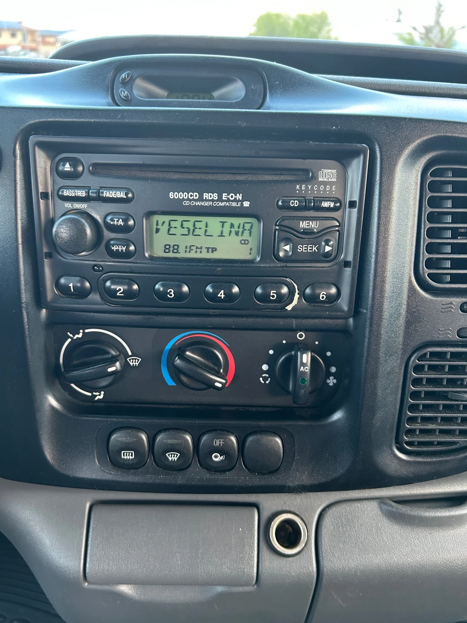 Ford Transit 2.0 - изображение 7
