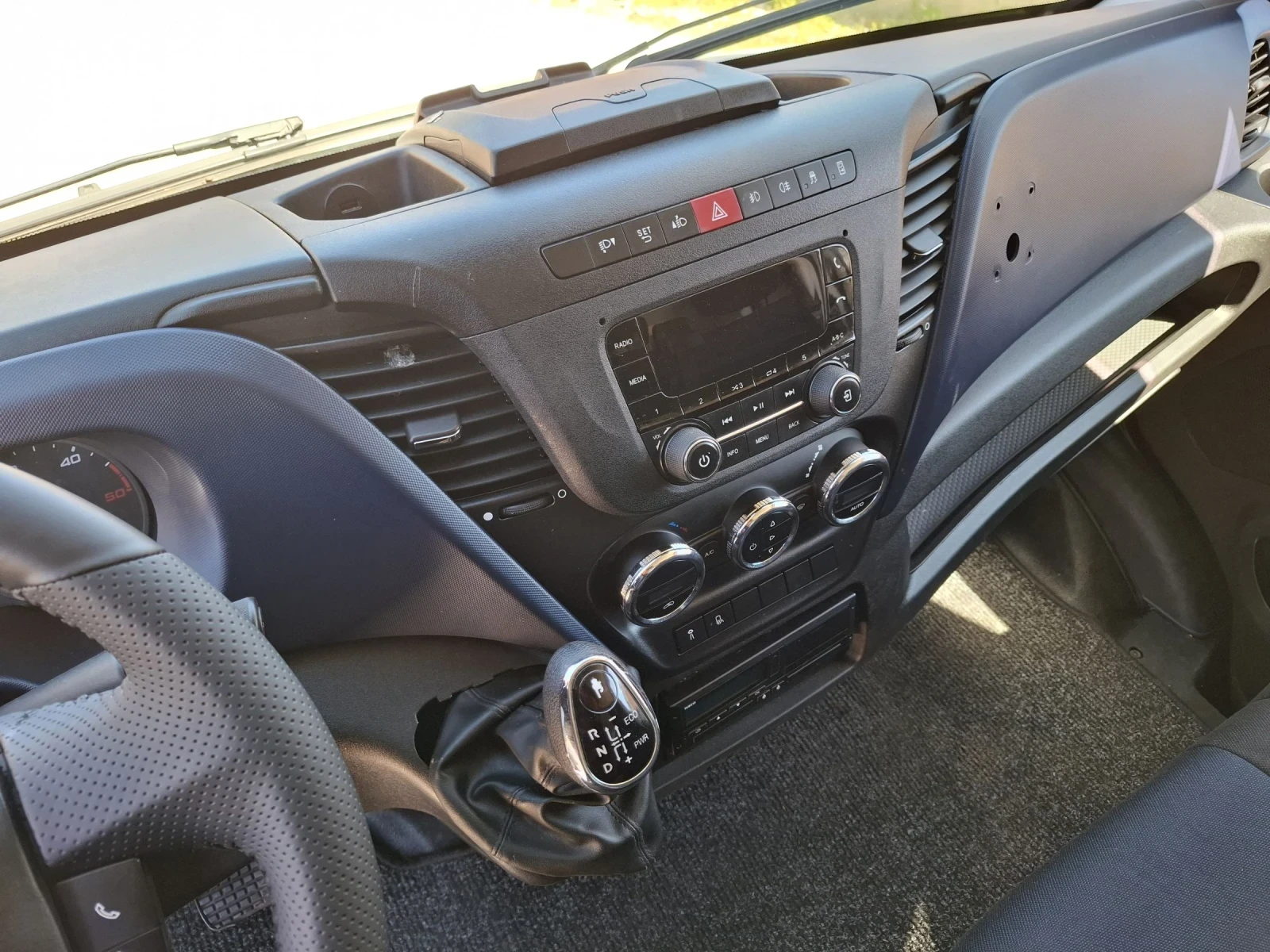 Iveco 35c18 35C18 - изображение 9