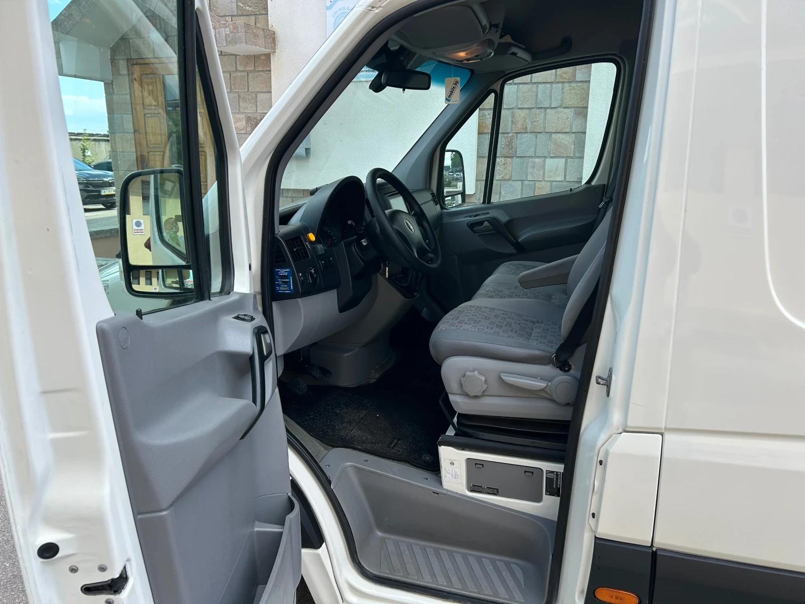 VW Crafter 2.5TDI 136k.c. КЛИМАТИК, снимка 8 - Бусове и автобуси - 55235370