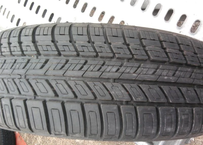 Гуми Летни 175/60R14, снимка 2 - Гуми и джанти - 5822644