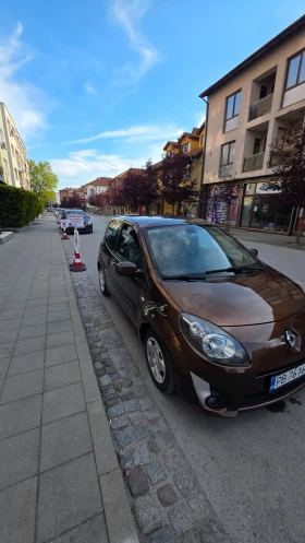 Renault Twingo 4 местна - 2000 € / 3911.66 лв. - 45771135 2