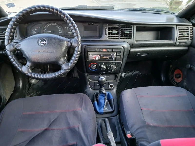 Opel Vectra 1.8 Газ/Бензин, снимка 10 - Автомобили и джипове - 48414444