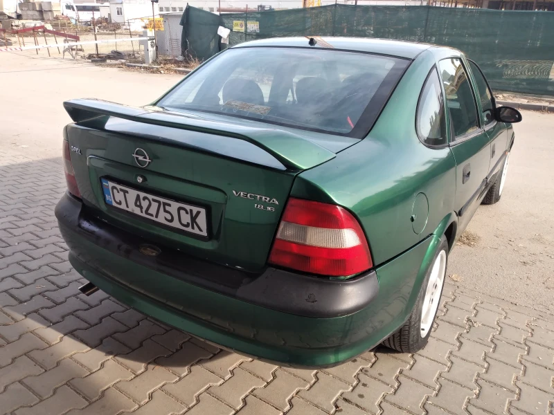 Opel Vectra 1.8 Газ/Бензин, снимка 6 - Автомобили и джипове - 48414444