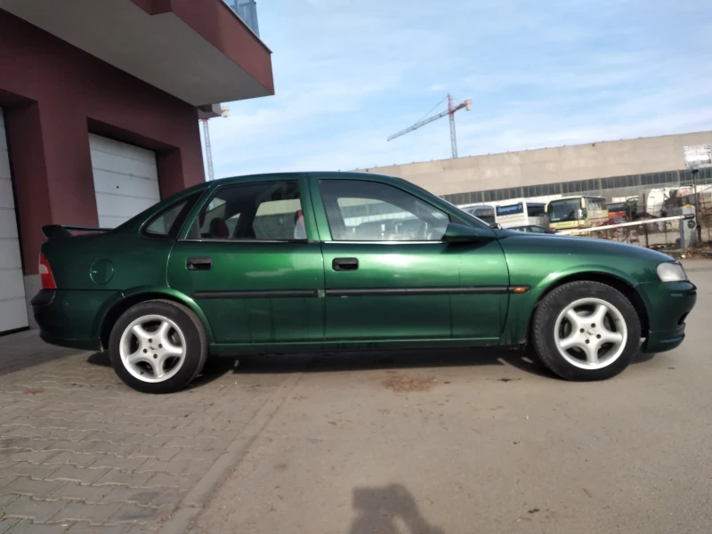 Opel Vectra 1.8 Газ/Бензин, снимка 5 - Автомобили и джипове - 48414444