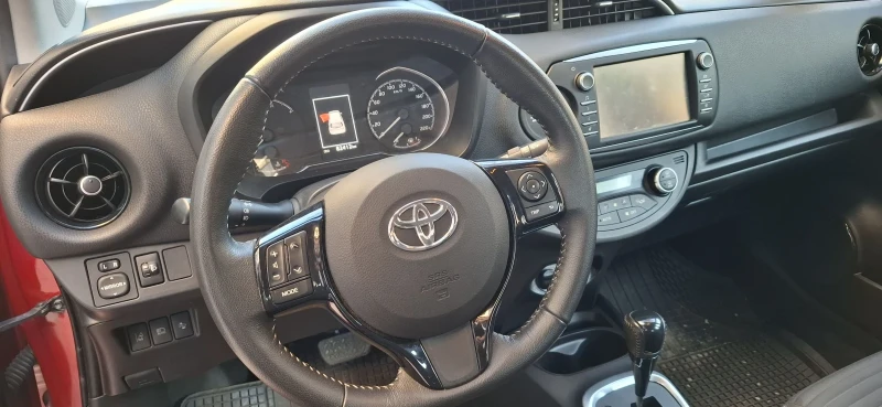 Toyota Yaris, снимка 14 - Автомобили и джипове - 49436071