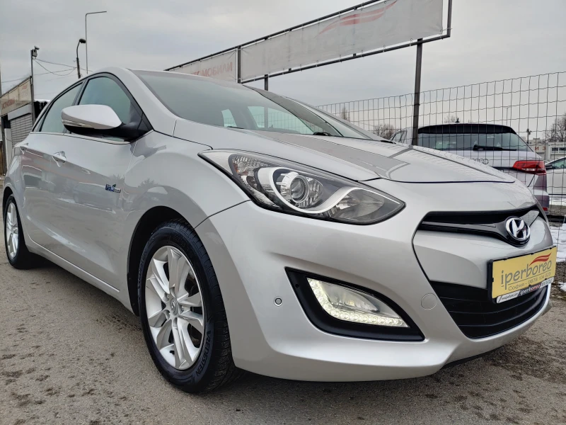 Hyundai I30 1.6i-135кс, снимка 3 - Автомобили и джипове - 48703375