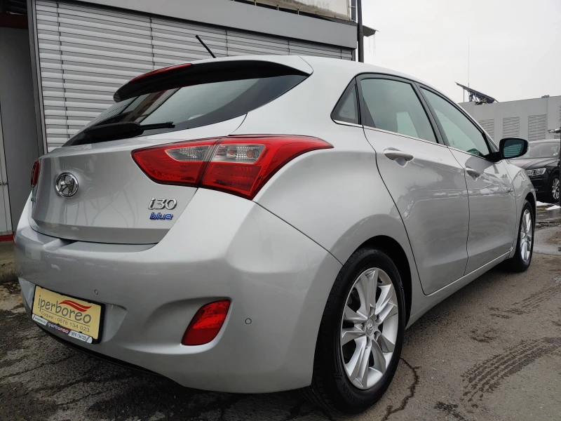 Hyundai I30 1.6i-135кс, снимка 2 - Автомобили и джипове - 48703375