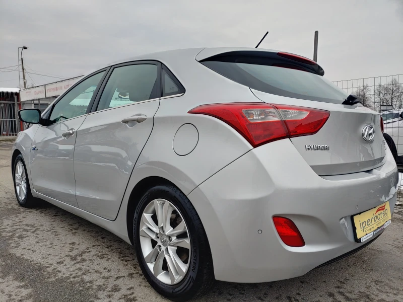 Hyundai I30 1.6i-135кс, снимка 4 - Автомобили и джипове - 48703375