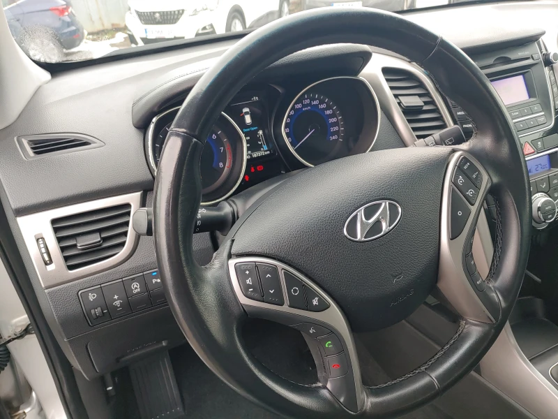 Hyundai I30 1.6i-135кс, снимка 9 - Автомобили и джипове - 48703375