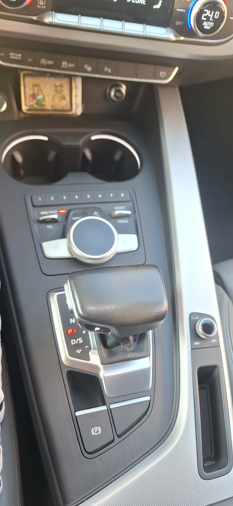 Audi A4, снимка 6 - Автомобили и джипове - 52243135