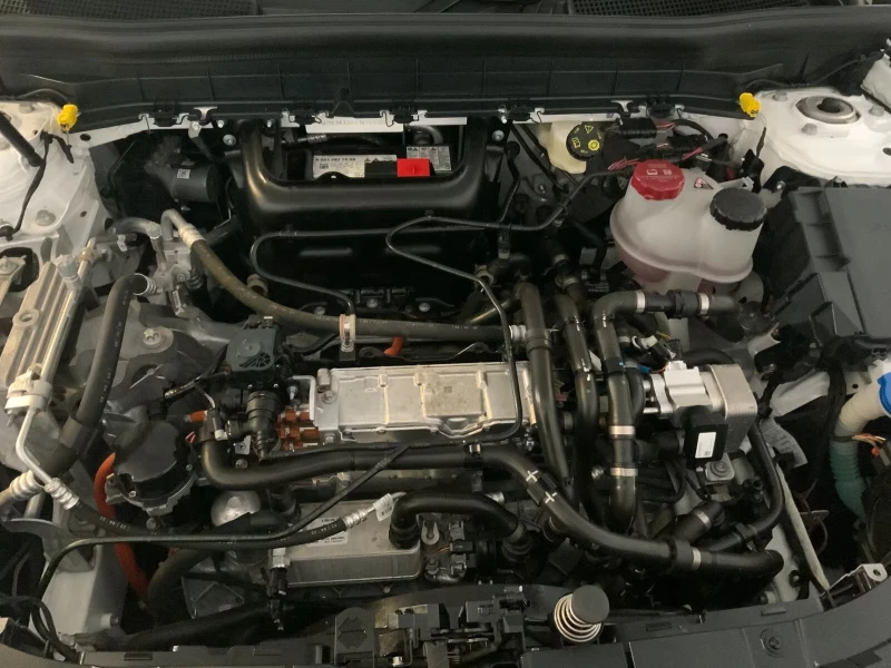 Mercedes-Benz EQB 250/AMG/190HP/CAM/CARPLAY/BSA/L.ASS/VCONTROL/922f, снимка 8 - Автомобили и джипове - 52399992