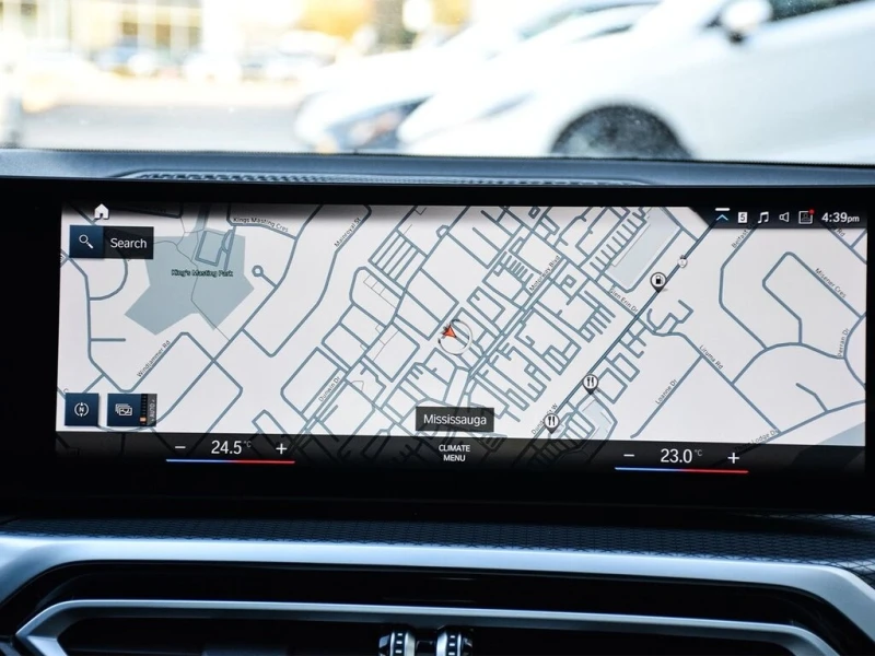 BMW 330 * 330i xDrive Turbo| xDrive AWD| Curved 14.9 Displ, снимка 15 - Автомобили и джипове - 53000689