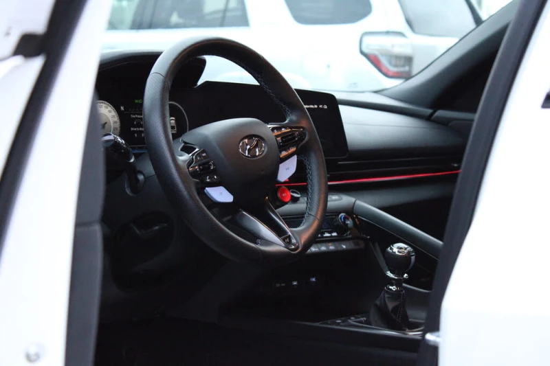 Hyundai Elantra FWD N * CARFAX * АвтоКредит * (ЦЕНА ДО БГ), снимка 10 - Автомобили и джипове - 53206452