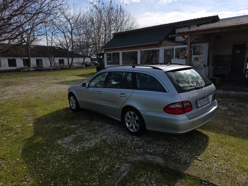Mercedes-Benz E 220, снимка 2 - Автомобили и джипове - 53406907