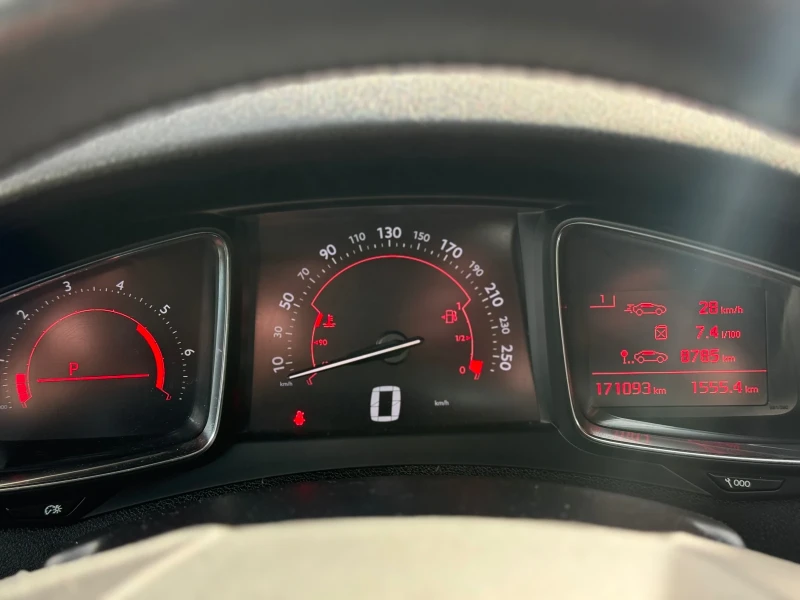 DS DS 5 HDI Автоматик, снимка 9 - Автомобили и джипове - 53573379