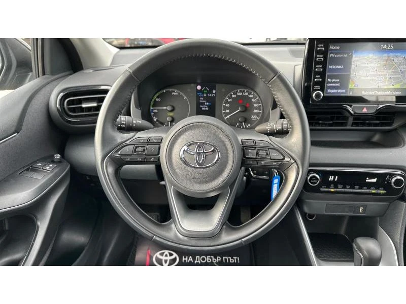 Toyota Yaris 1.5HSD Dynamic, снимка 9 - Автомобили и джипове - 48597207