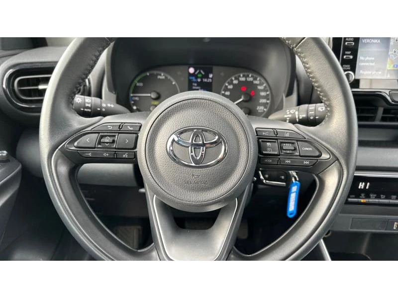 Toyota Yaris 1.5HSD Dynamic, снимка 13 - Автомобили и джипове - 48597207