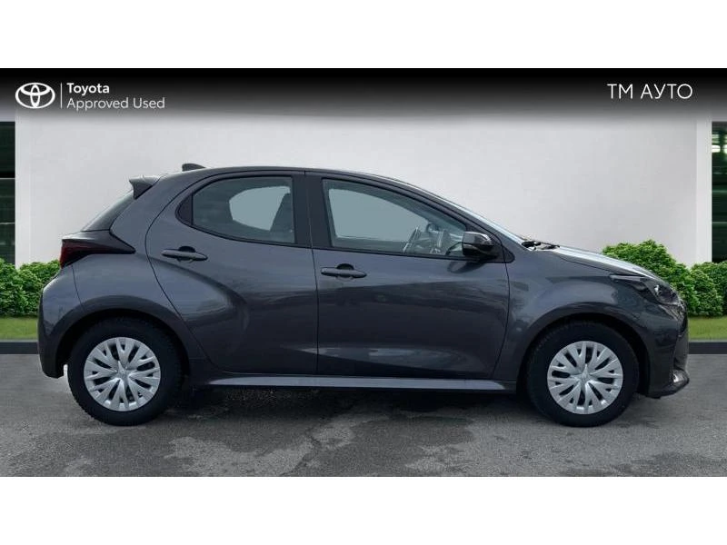 Toyota Yaris 1.5HSD Dynamic, снимка 17 - Автомобили и джипове - 48597207